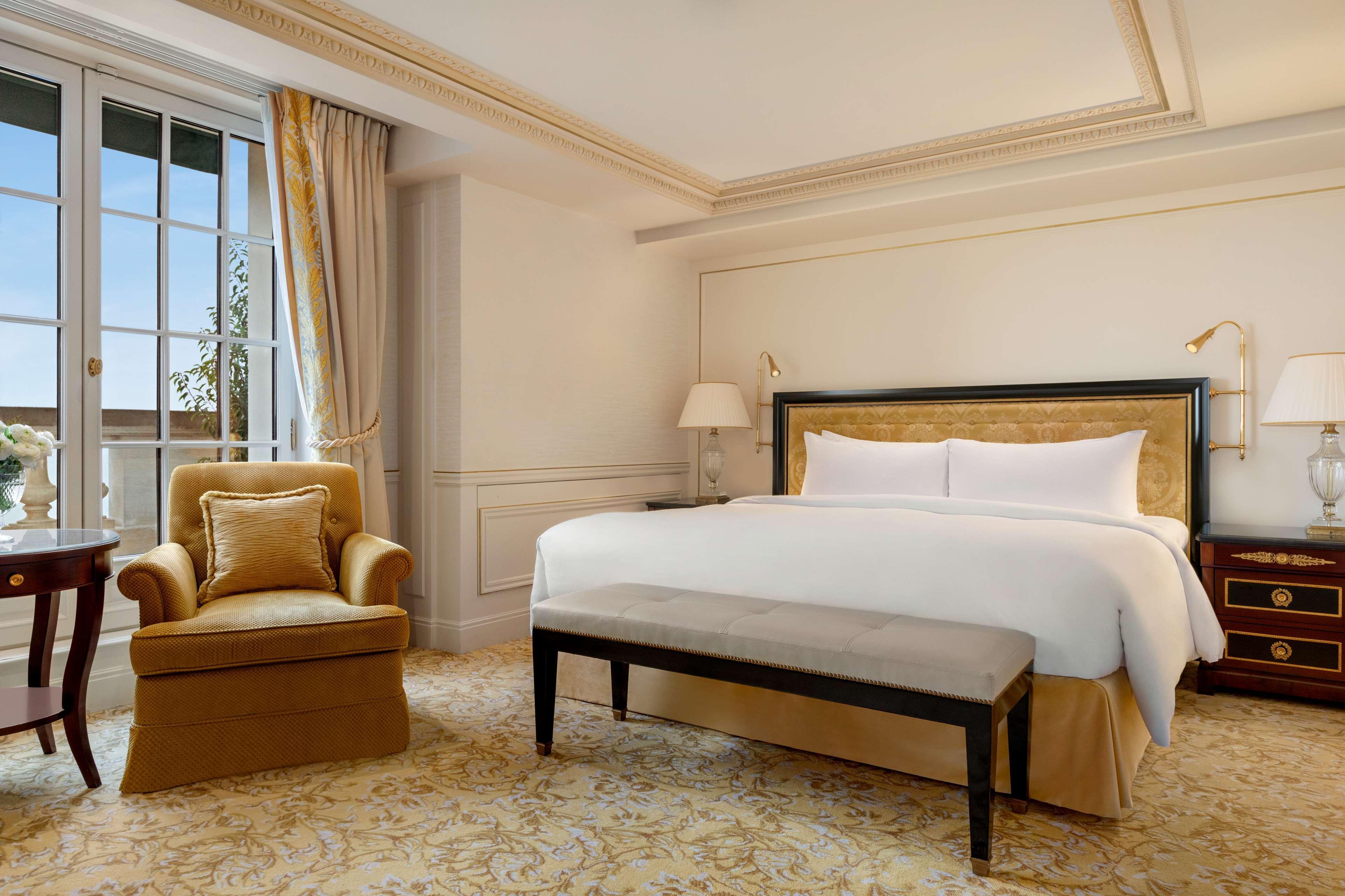 Shangri-La Hotel, Parigi Esterno foto