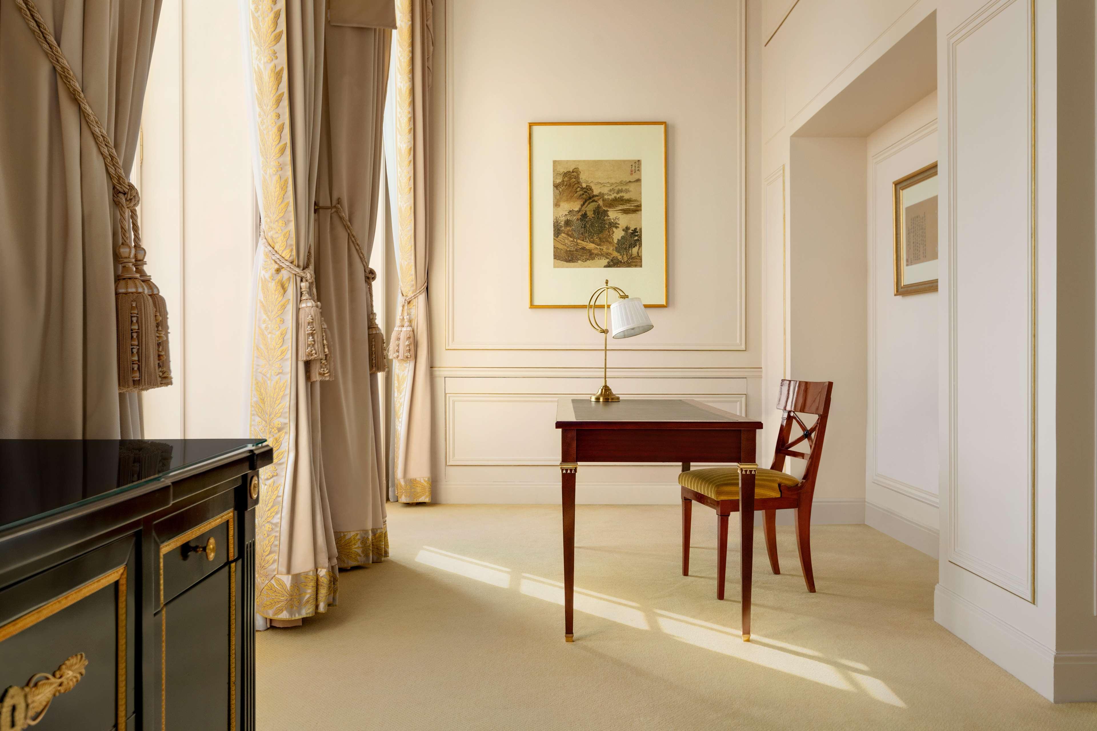 Shangri-La Hotel, Parigi Esterno foto